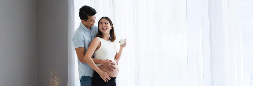 pria dan wanita hamil